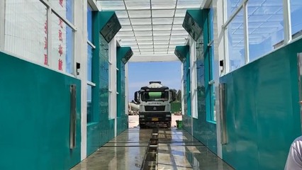 龍門式全自動洗車機 高效自動沖洗排泥，專為水資源機械設備制造而設計